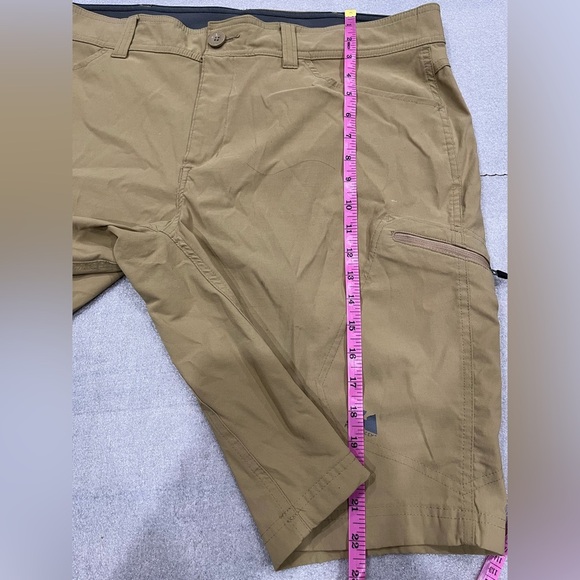 [40] Eddie Bauer Men's Guide Pro Cargo Shorts Beige Nylon Outdoor Hiking - Picture 10 of 11